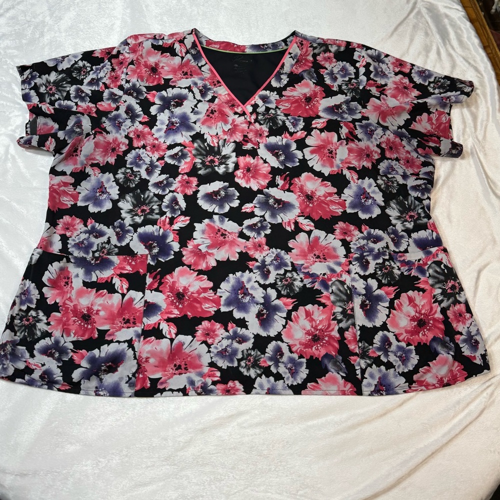 5x Healing Hands scrub top